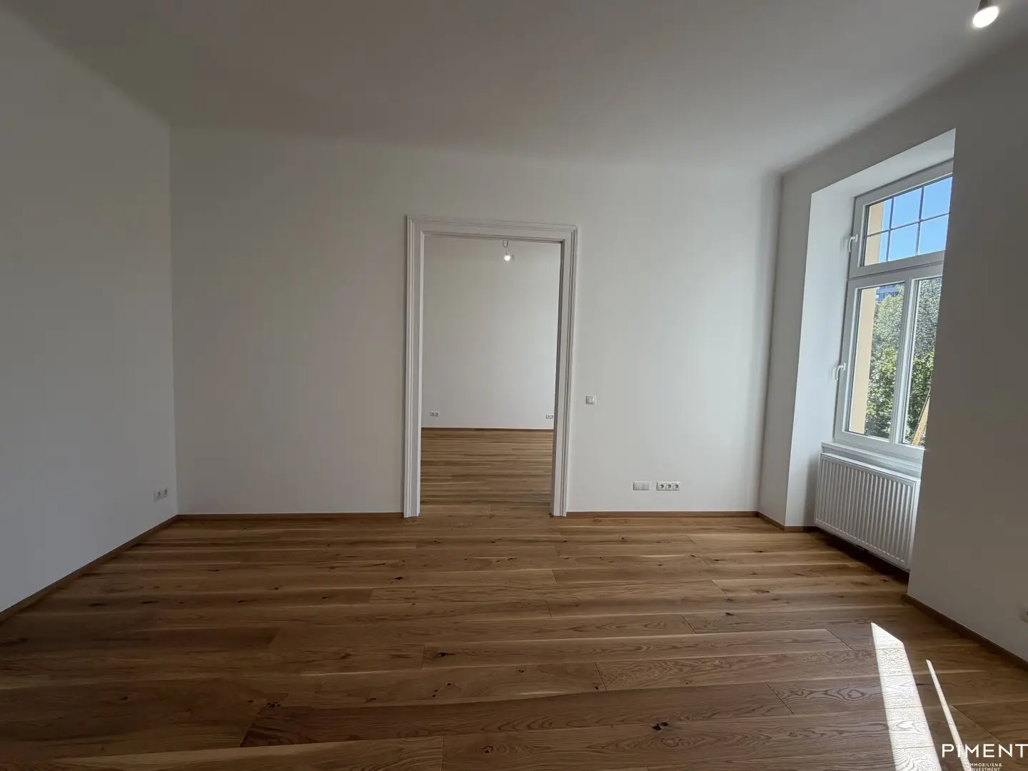 2.5-room living on the Danube Canal near Prater open-ended and renovated