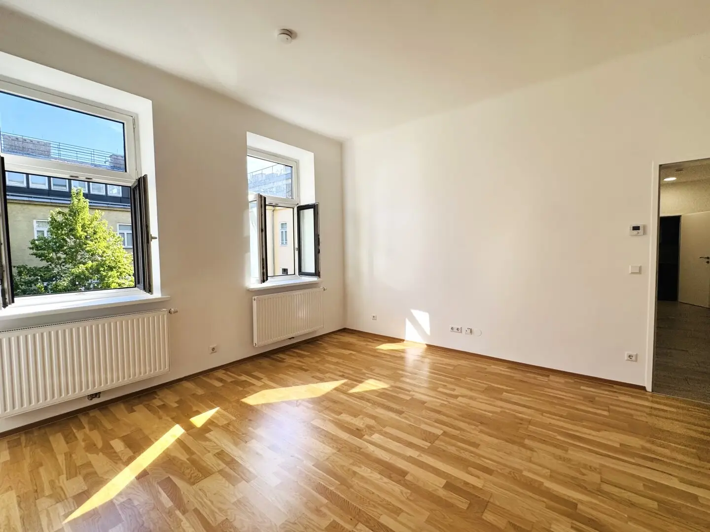 HOCHWERTIG AUSGESTATTETE WOHNUNG IN HELLER, RUHIGER HOFLAGE BEI U3