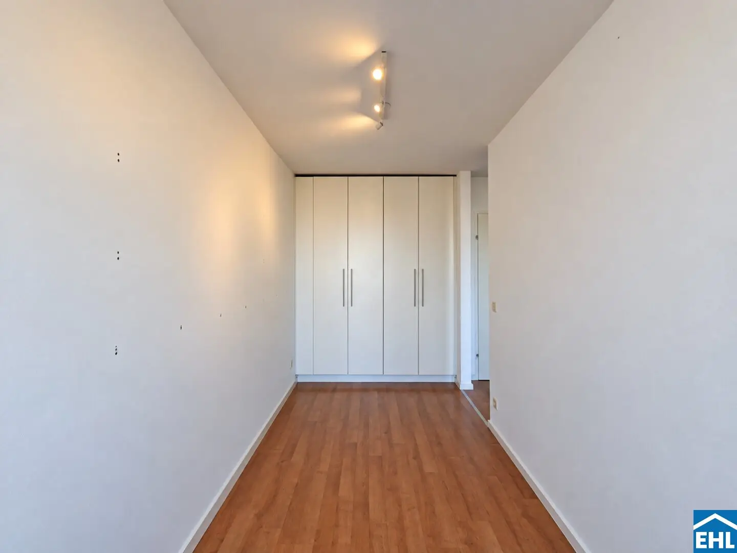 Cozy 1.5-room apartment with balcony, indoor pool and spa area near Privatklinik Döbling