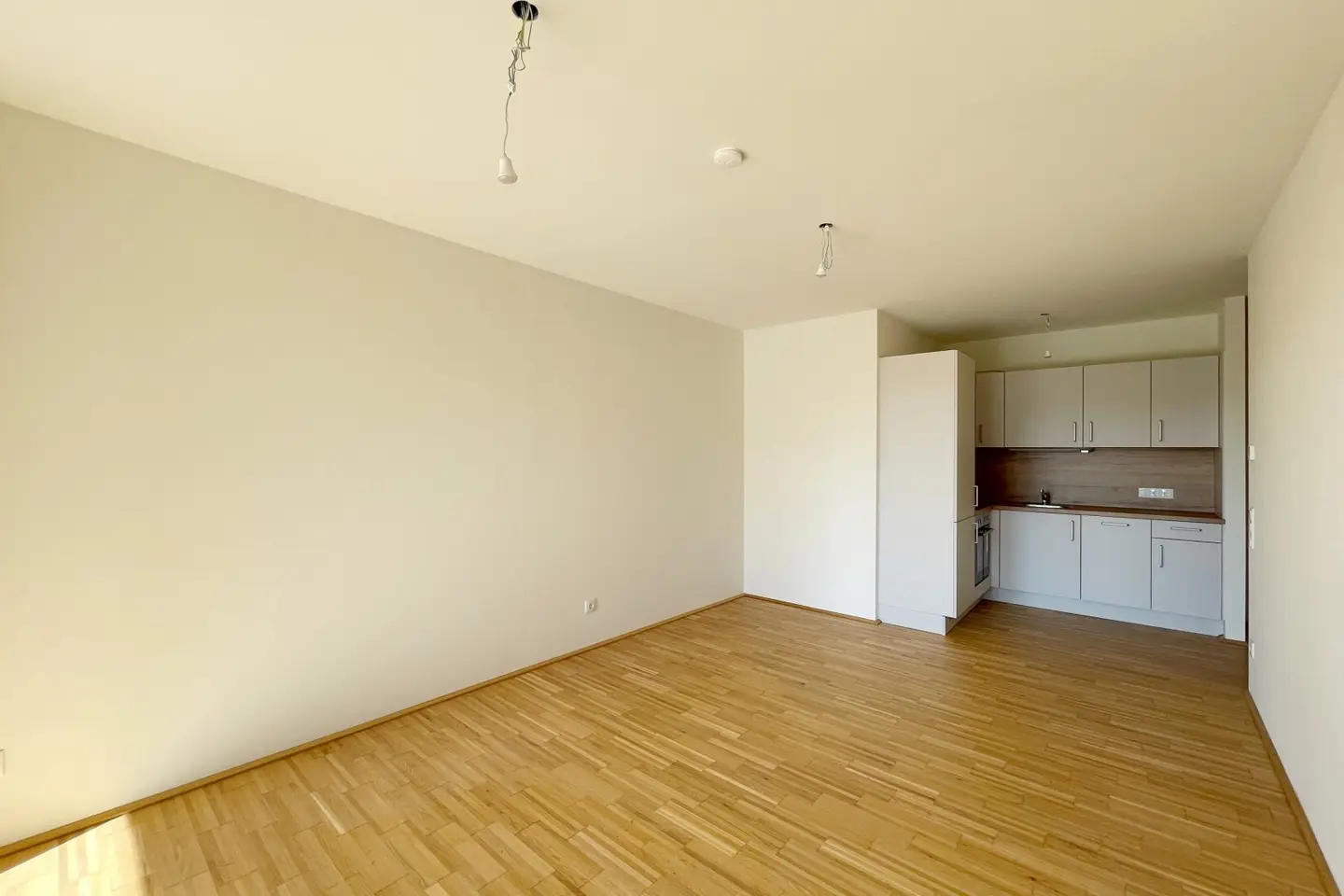 First occupancy | Modern 2-room apartment with south balcony and underground parking space in Graz-Jakomini