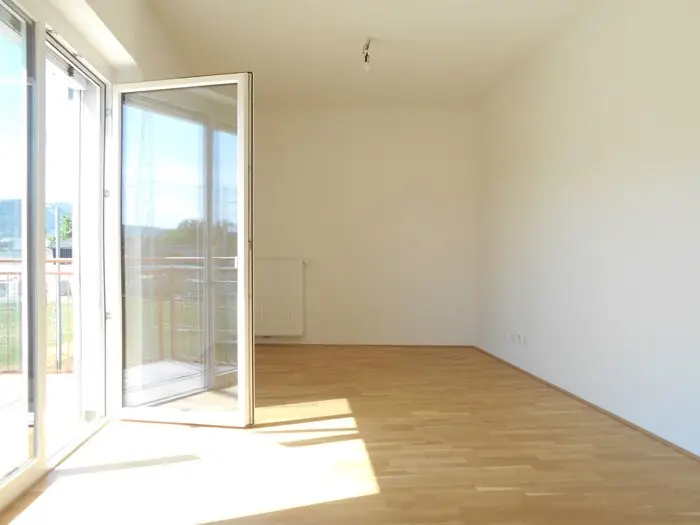 Grottenhofstraße 3-room apartment with west balcony sunny, high-quality