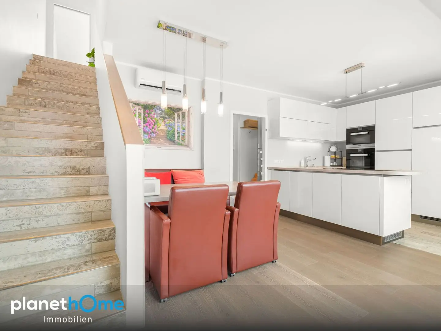 Maisonettewohnung with view and balcony
