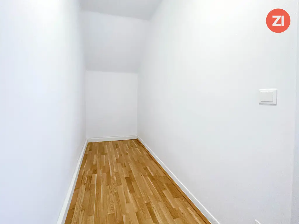 Lichtdurchflutete Dachgeschosswohnung nahe FH Campus
