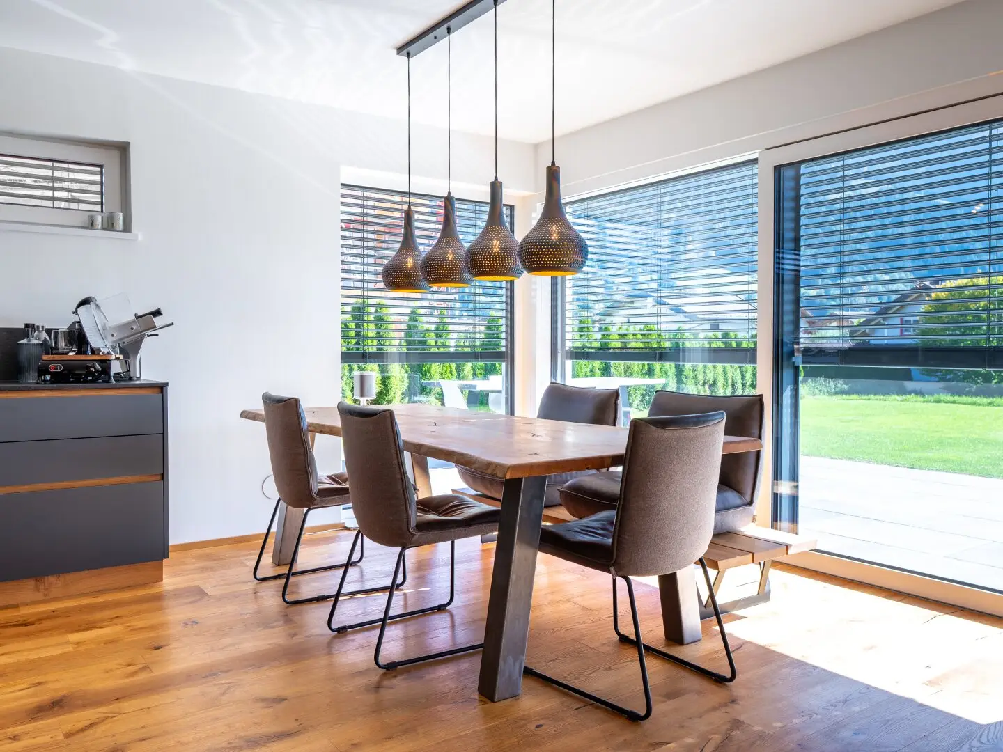 Exclusive family refuge in Saalfelden-Bsuch – new build in premium timber construction with 360° mountain panorama, privacy and sustainable technology.