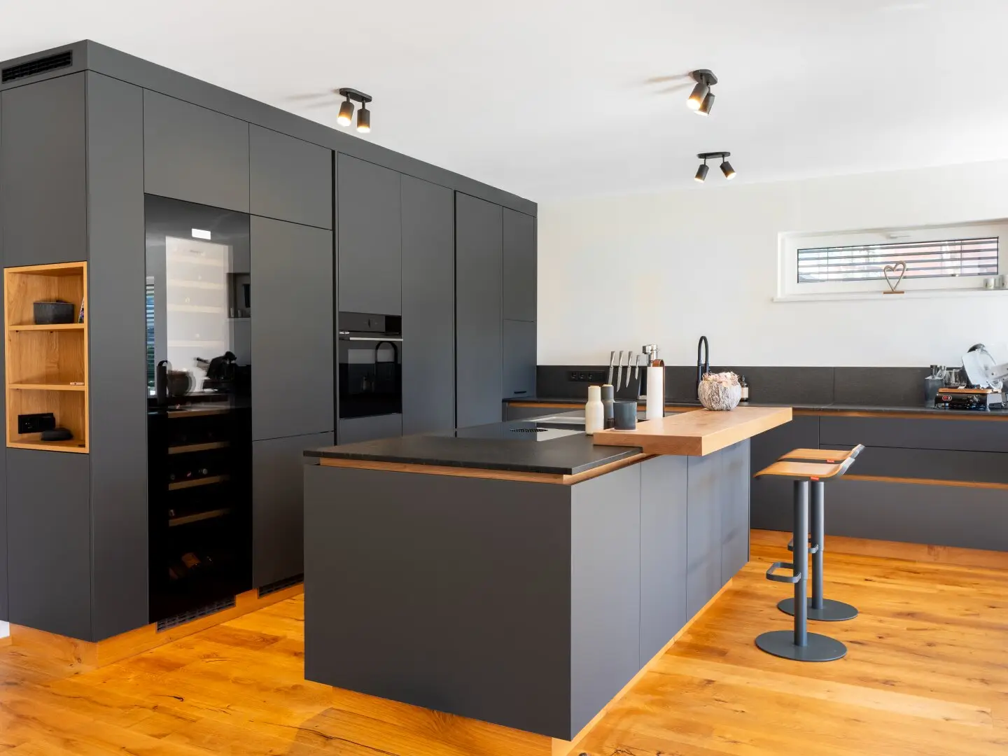 Exclusive family refuge in Saalfelden-Bsuch – new build in premium timber construction with 360° mountain panorama, privacy and sustainable technology.