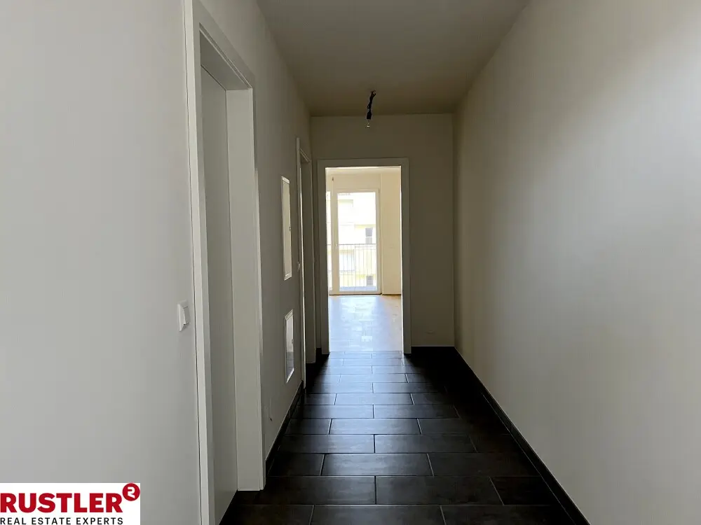 Helle Wohnung in SmartCity mit großem Balkon und Einbauküche