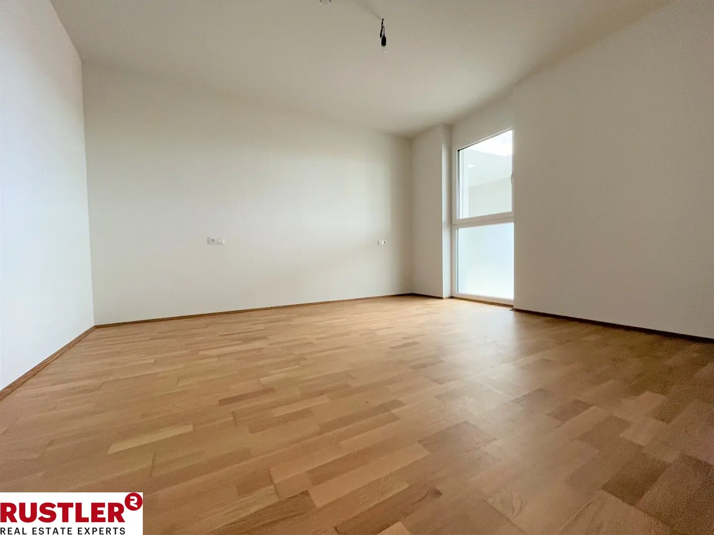 Modern nachhaltige Wohnung in Smart City mit Balkon