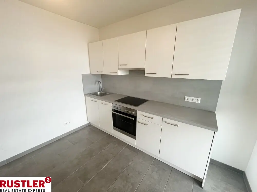 Modern apartment in SmartCity near main station with balcony