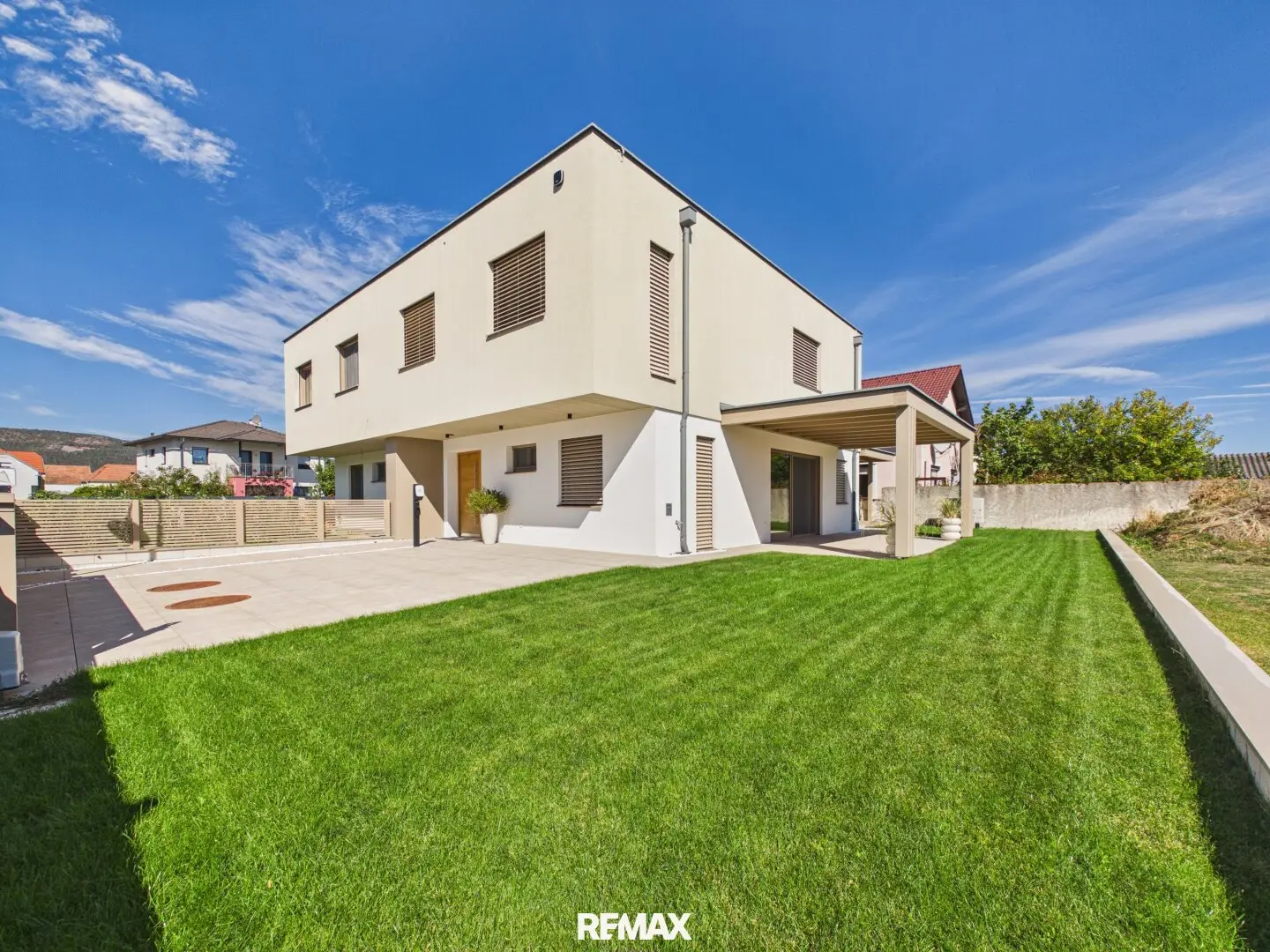FIRST OCCUPANCY IN WEIKERSDORF | 135 m² | GARDEN, PV, AC & 2 BATHROOMS