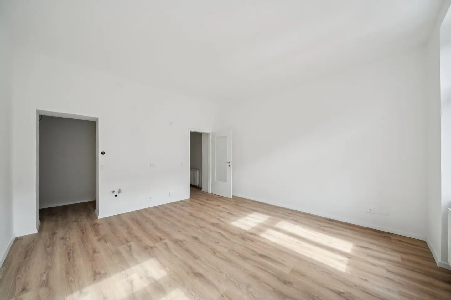 Urbanes Wohngefühl im 12. Bezirk: Helle Altbauwohnung mit durchdachtem Raumkonzept