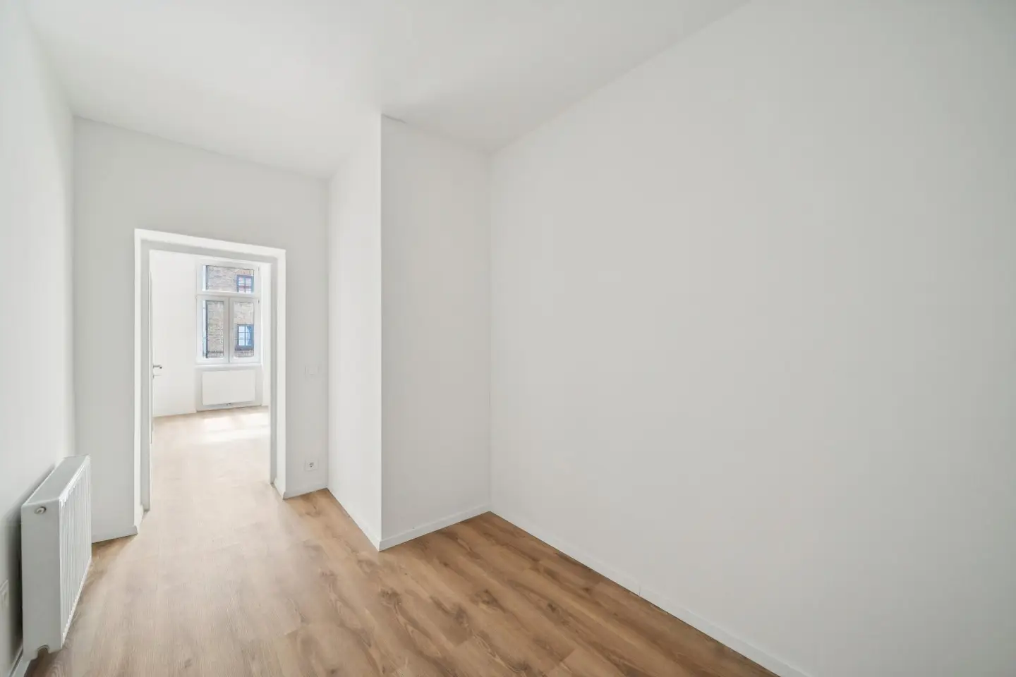 Urbanes Wohngefühl im 12. Bezirk: Helle Altbauwohnung mit durchdachtem Raumkonzept
