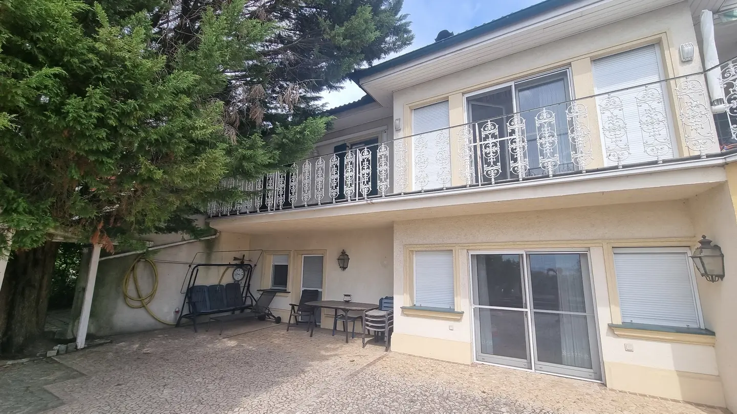 Wohnung mit unverbaubarem Seeblick und Schwimmbiotop