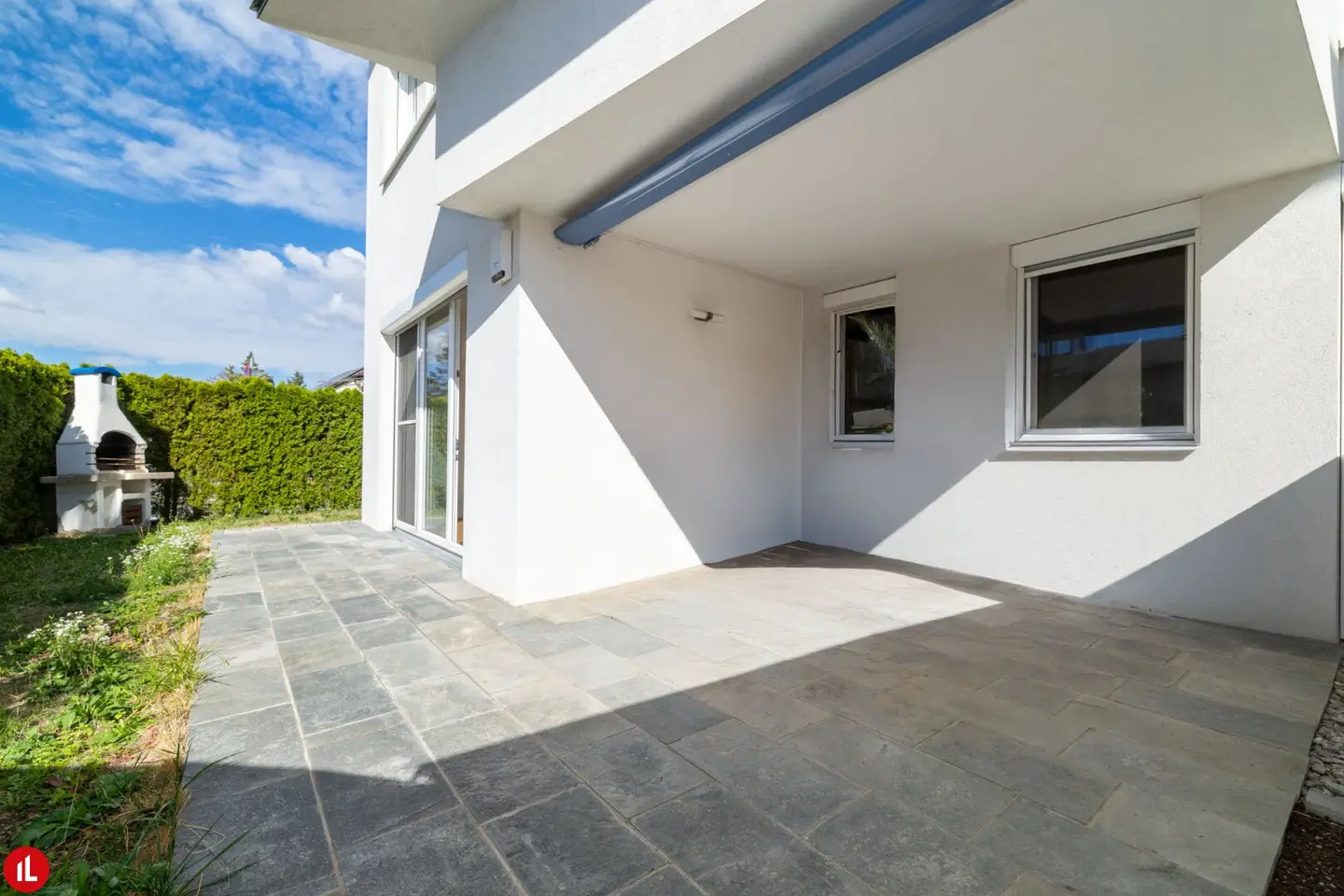 4-ZIMMER-GARTENWOHNUNG MIT POOL | KAMIN | LUFT-WÄRMEPUMPE &amp; HOCHWERTIGE AUSSTATTUNG