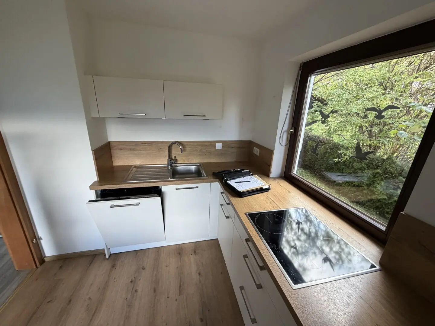 Charmantes Einfamilienhaus mit unverbaubarer Traumaussicht und 900m² Baugrund !