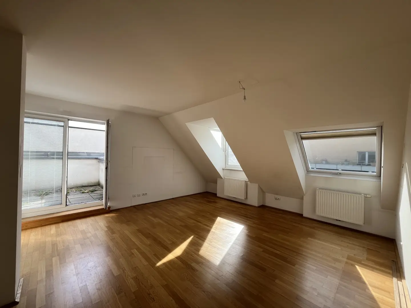 Modern apartment with roof terrace in new build
