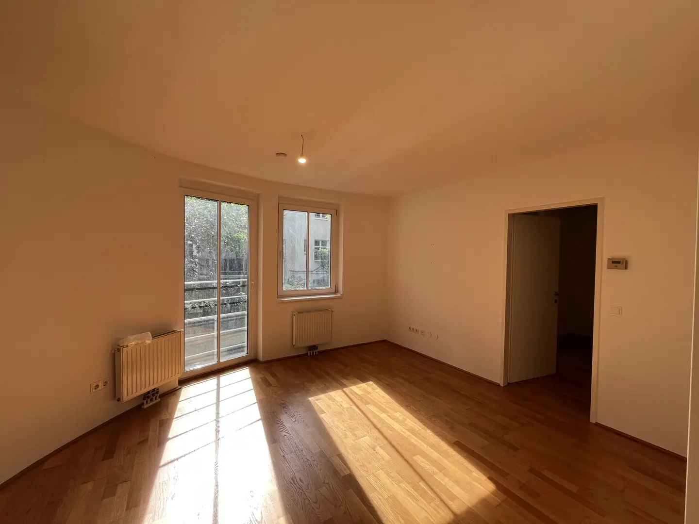 Bright apartment with terrace and elevator