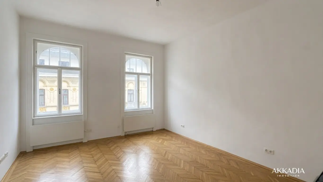 South-facing Single Apartment in central location