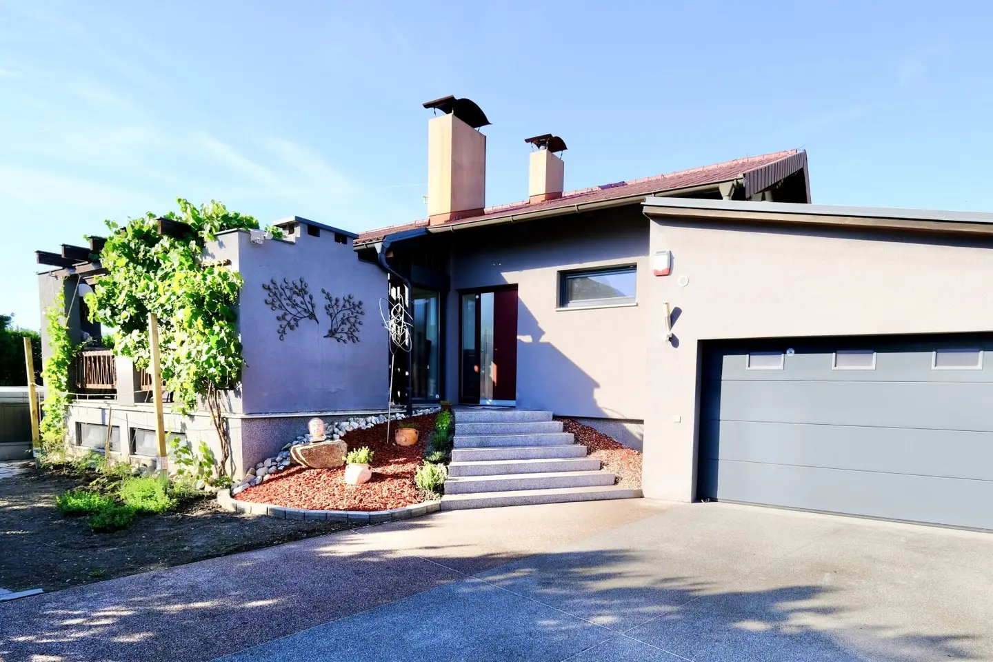 Relaxed living on one level with Mediterranean flair in a wonderful green quiet location - EBREICHSDORF