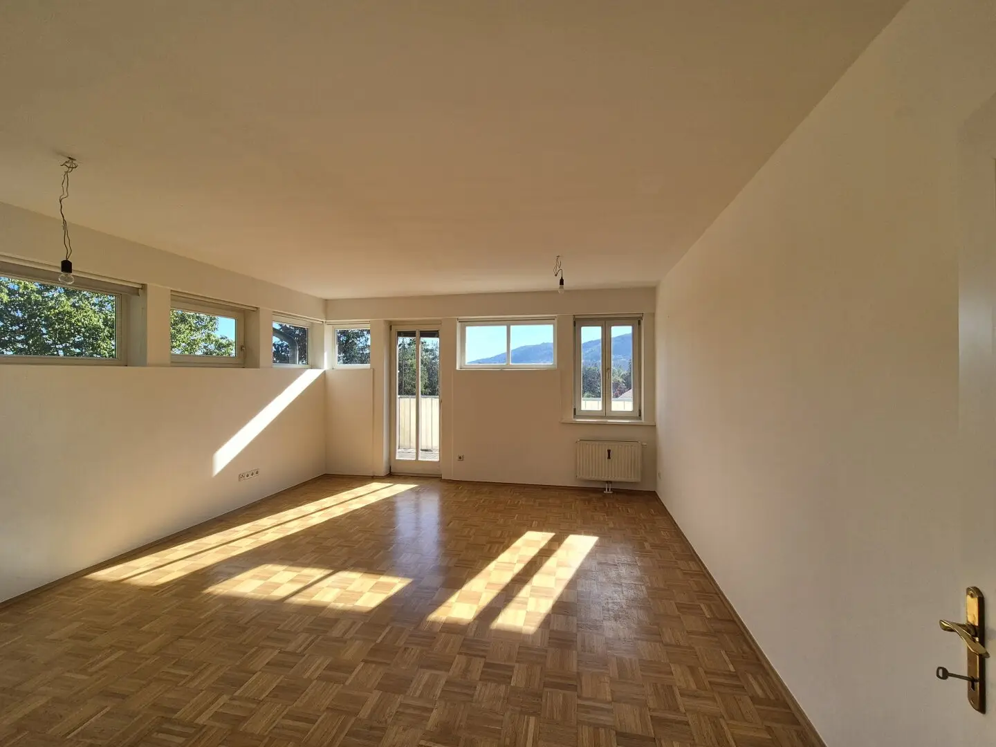 Spacious 3-Room Apartment in Eggenberg with Sunny Balcony