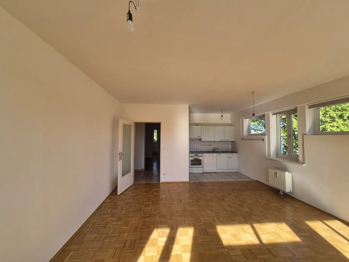 Spacious 3-Room Apartment in Eggenberg with Sunny Balcony