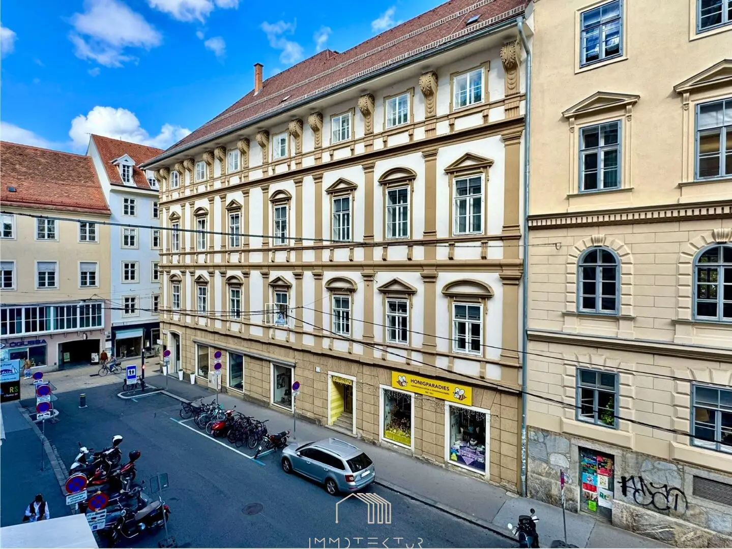 NEAR OPERNRING : Modern 5-room apartment with balcony and air conditioning