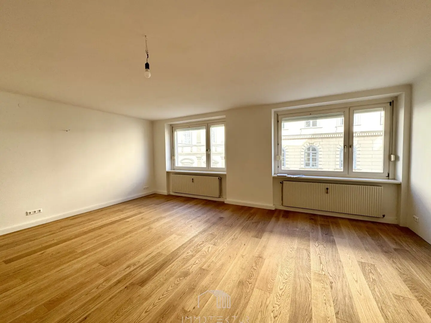 NÄHE OPERNRING : Moderne 5-Zimmer-Wohnung mit Balkon und Klimaanlage