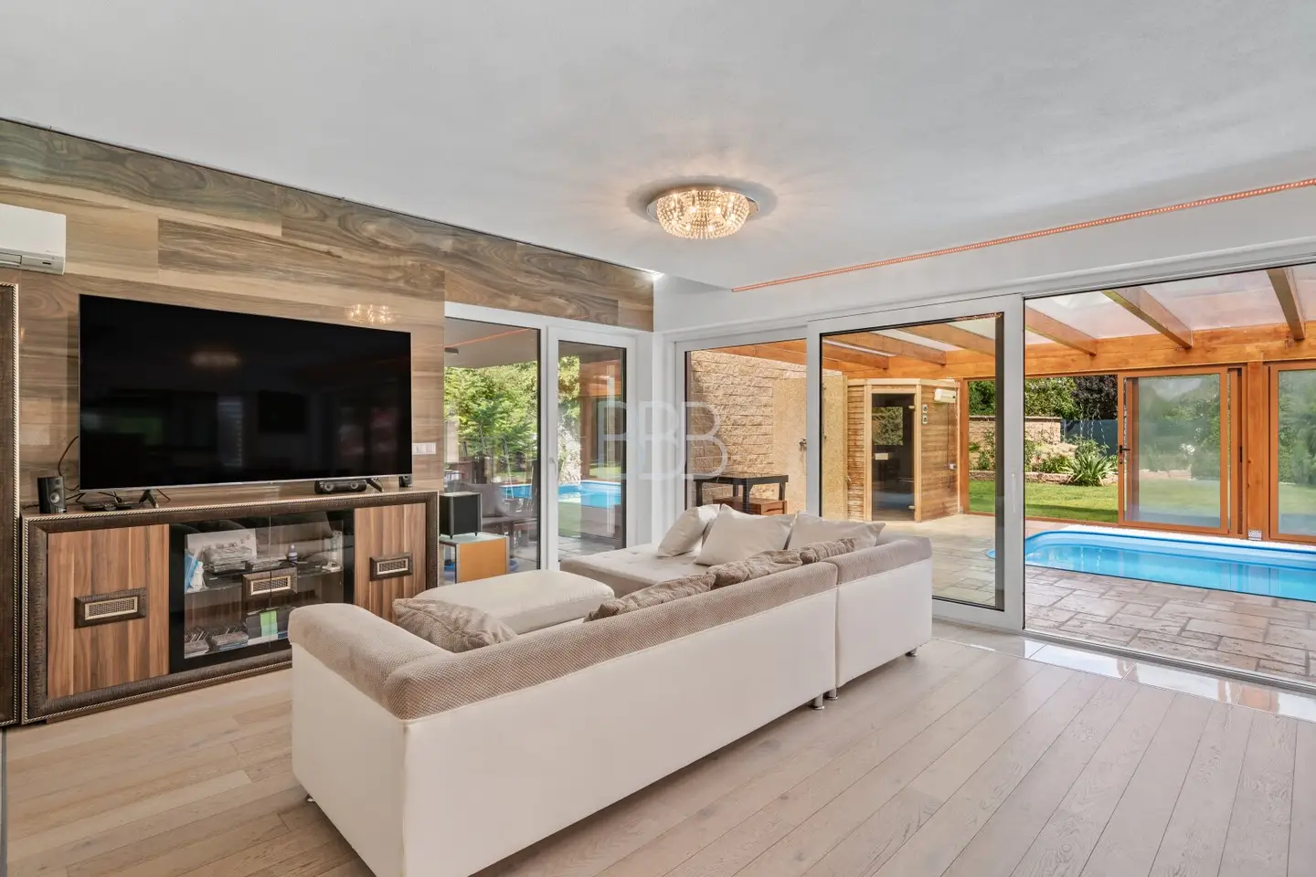 Exklusives Einfamilienhaus in bester Lage mit Seeblick
