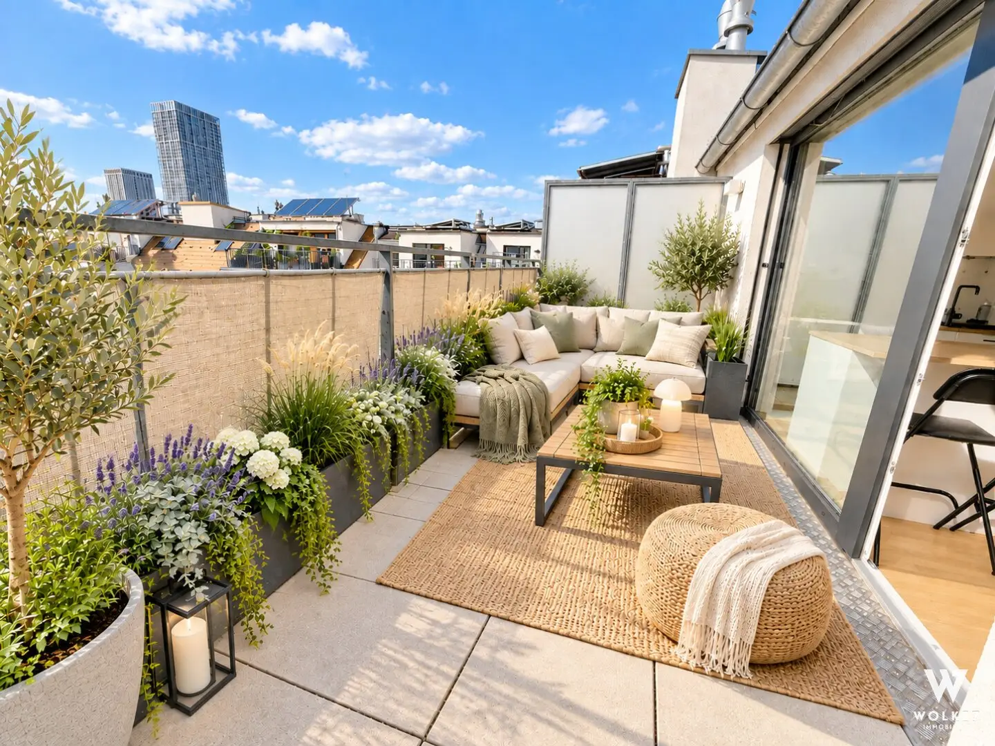 Moderne Dachgeschoss-Maisonette mit Dachterrasse &amp; Weitblick