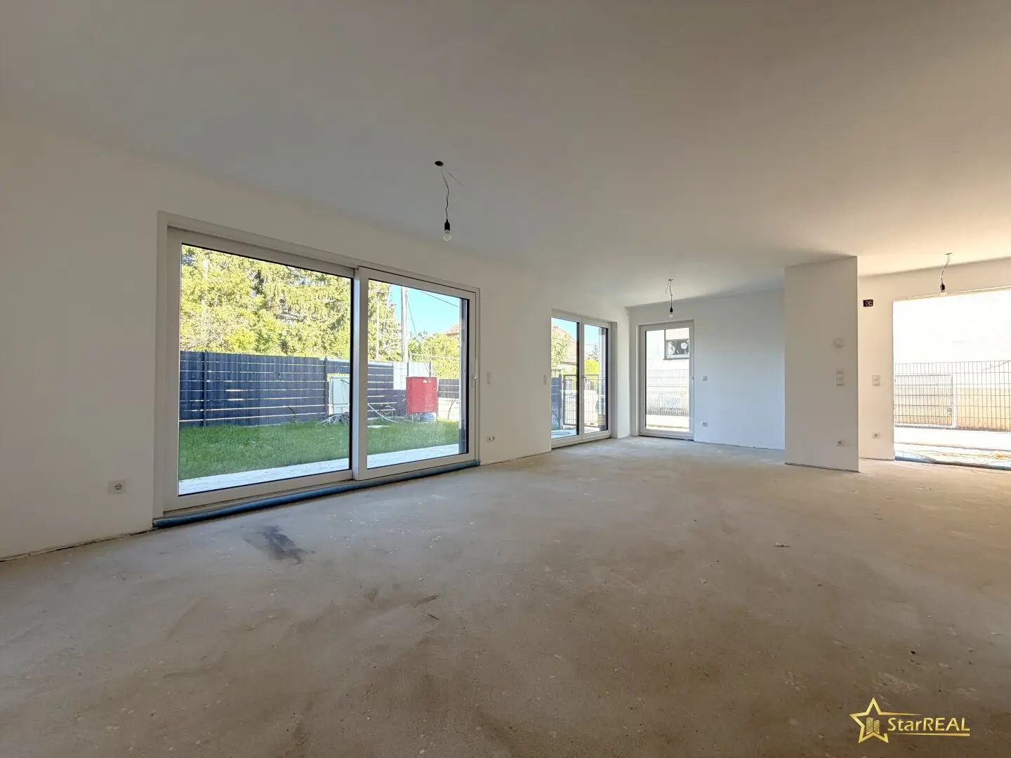 YOUR NEW HOME IN BADEN! Brick house with 5 rooms and extensive features