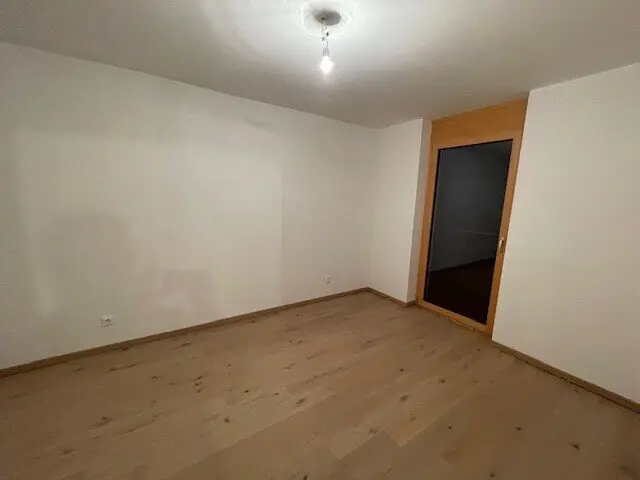 ZEHENSDORF - NEUBAU - Klimatisierte 2-ZIMMER-WOHNUNG - BALKON