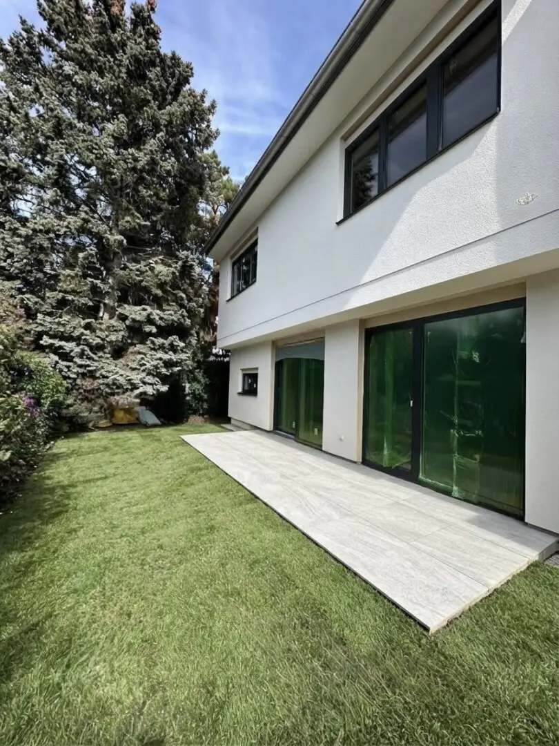 Turnkey semi-detached house with approx. 130m2 garden + photovoltaic system + air source heat pump Commission-free for the buyer
