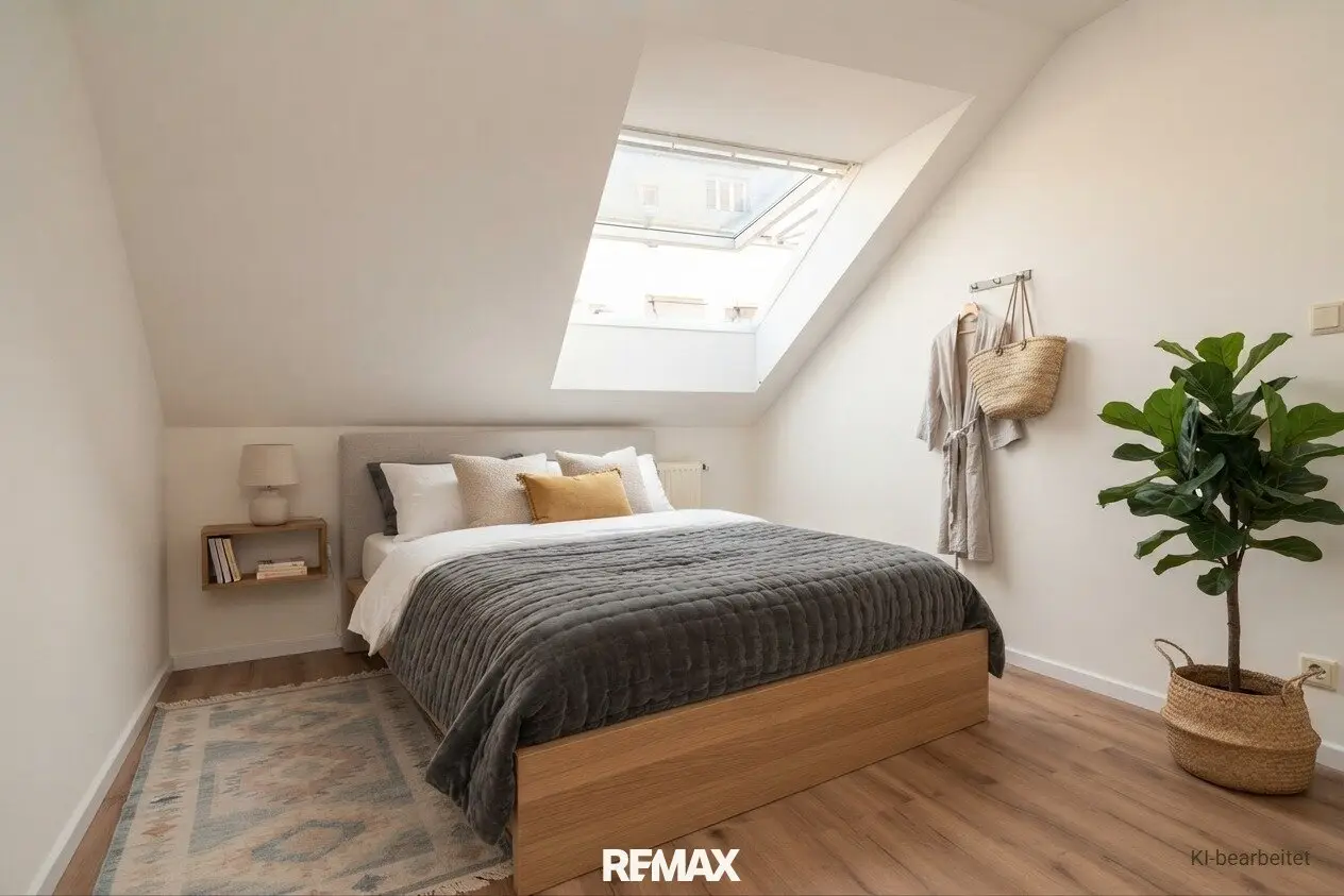 Renovated Attic Apartment near Subway (U3) – Top Transport Connections