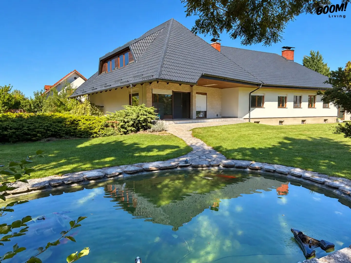 An estate, many possibilities! Discover your new oasis of tranquility approx. 20 minutes from Vienna