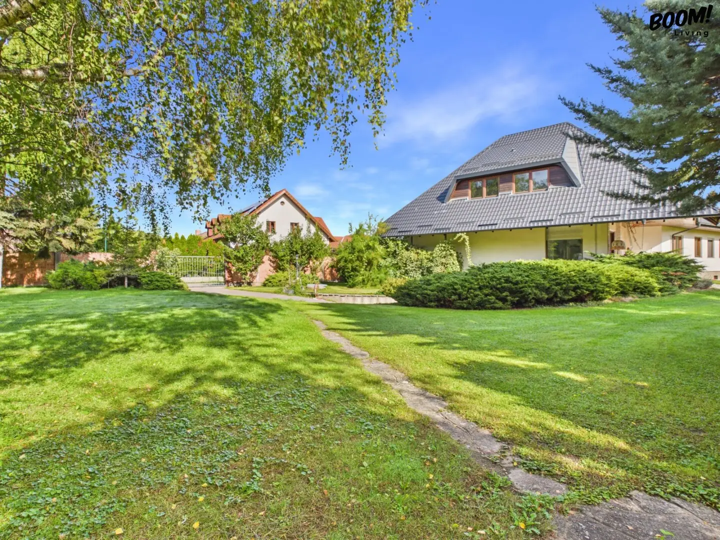 An estate, many possibilities! Discover your new oasis of tranquility approx. 20 minutes from Vienna