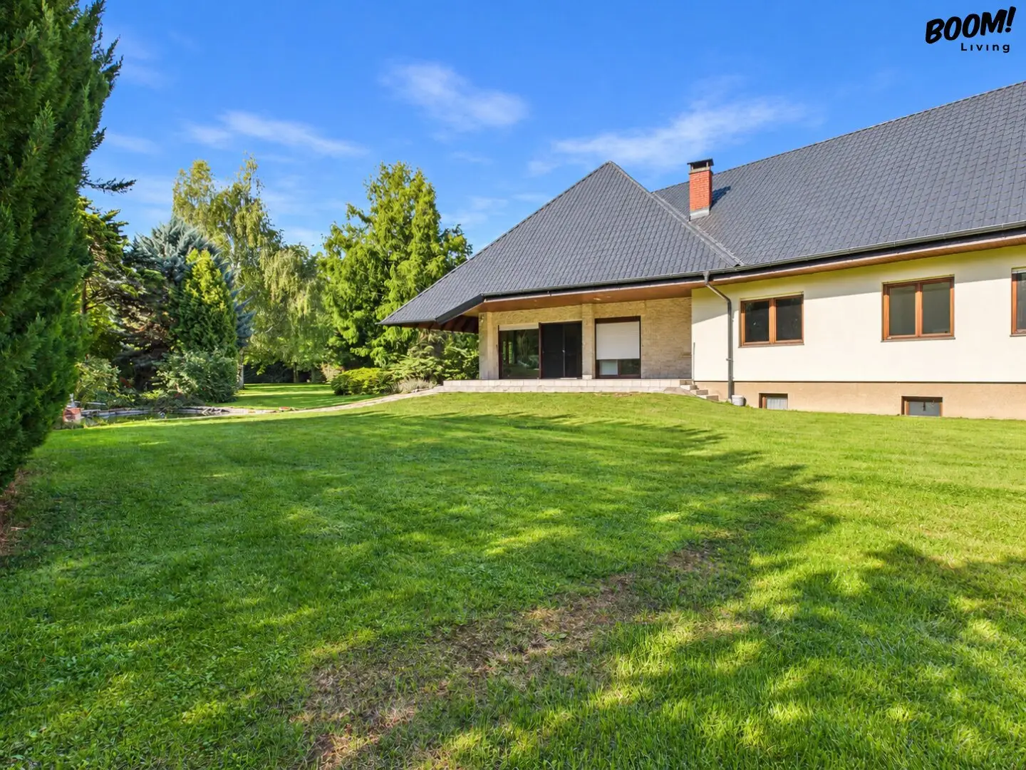 An estate, many possibilities! Discover your new oasis of tranquility approx. 20 minutes from Vienna