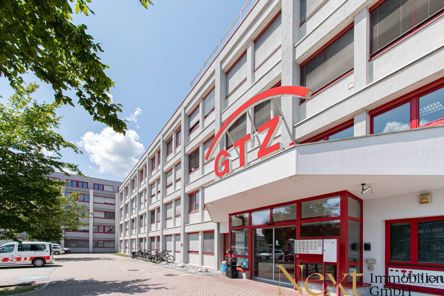Modern office space in an ideal traffic location in Wels for rent