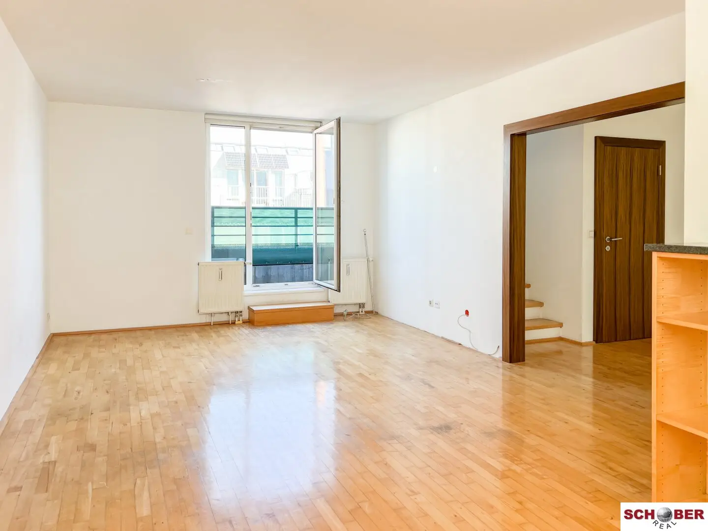 Top-floor maisonette with terrace near subway U6-Dresdnerstraße