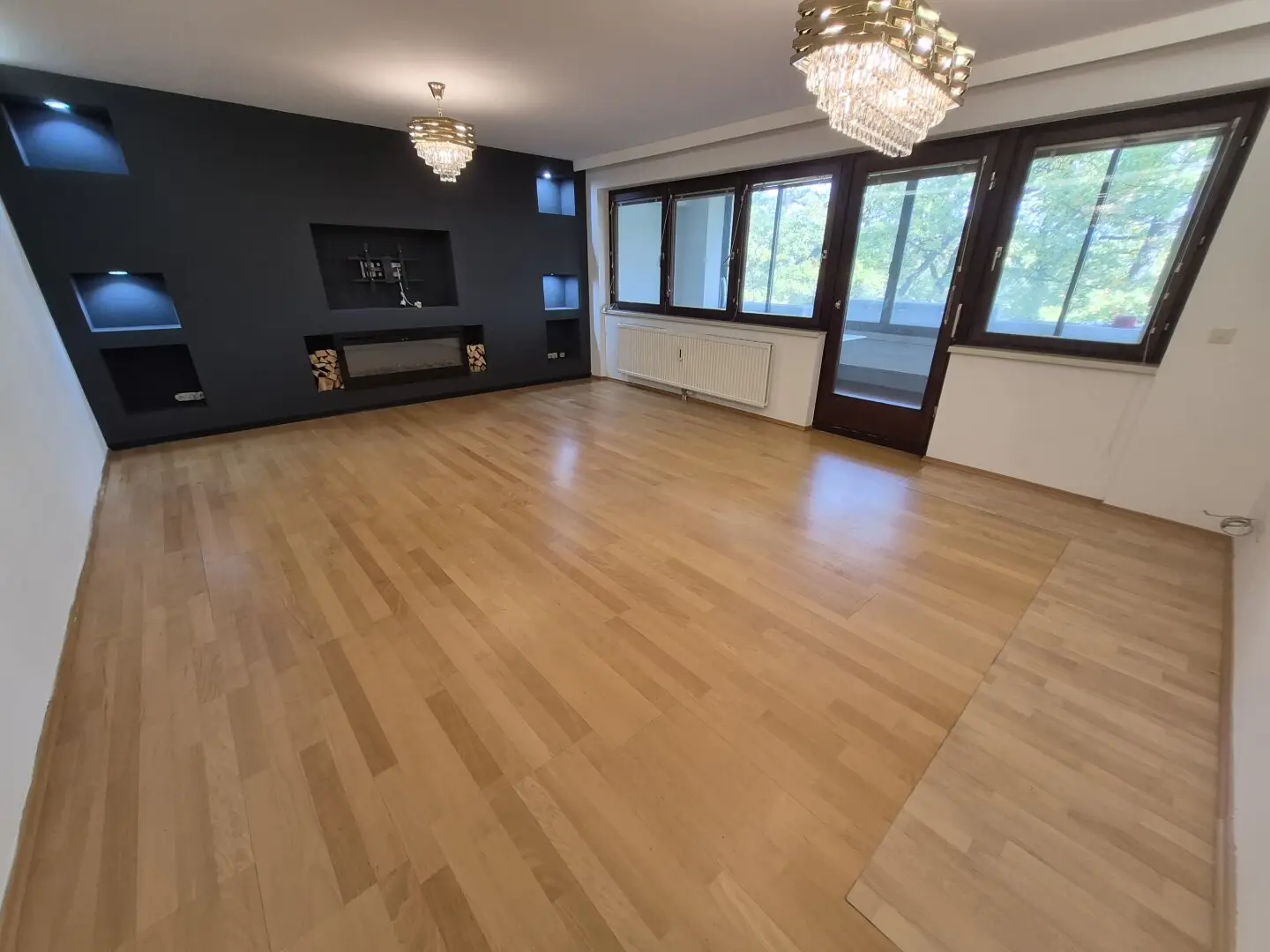 Loggia apartment in Neuwaldegg with garage parking space (single parking space)