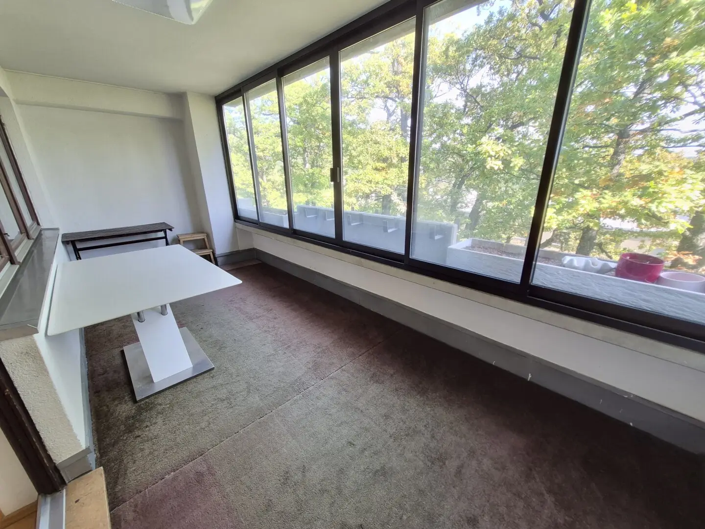 Loggia apartment in Neuwaldegg with garage parking space (single parking space)