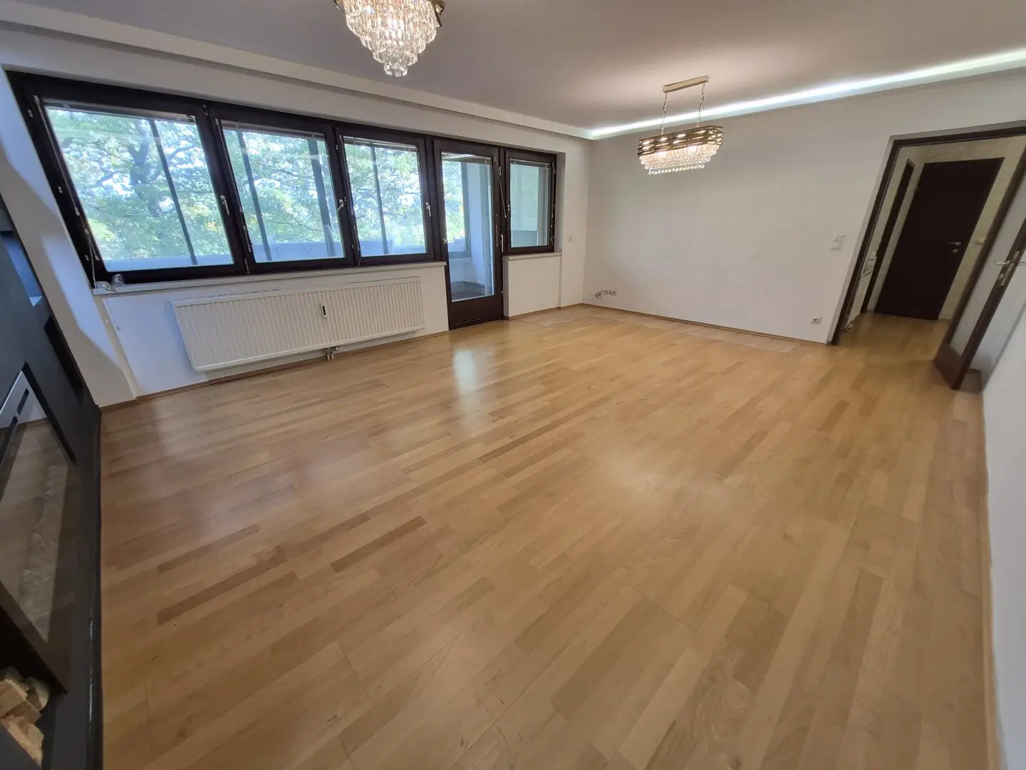 Loggia apartment in Neuwaldegg with garage parking space (single parking space)