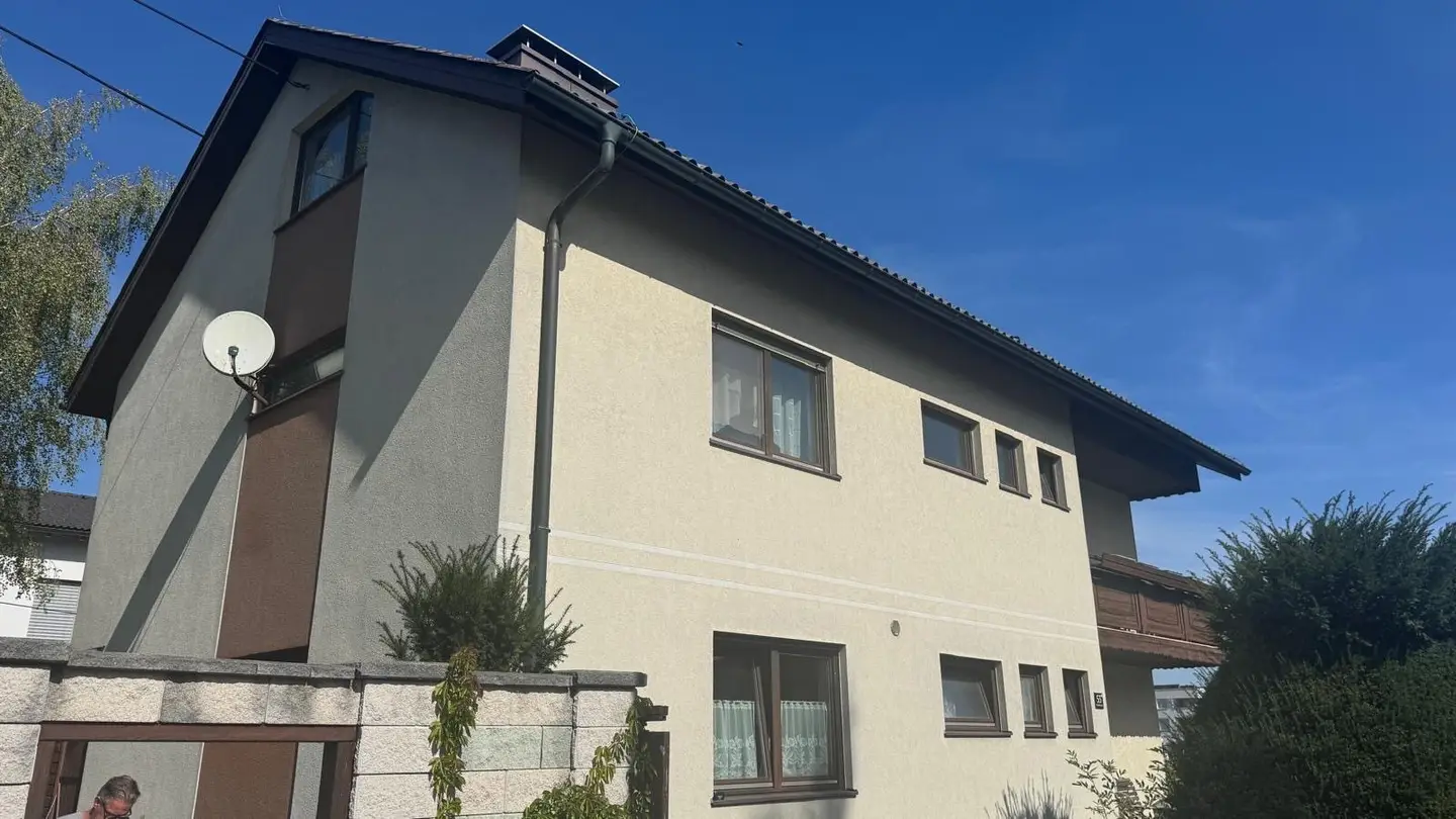 Traun: Two-family house with garden, pool and sauna