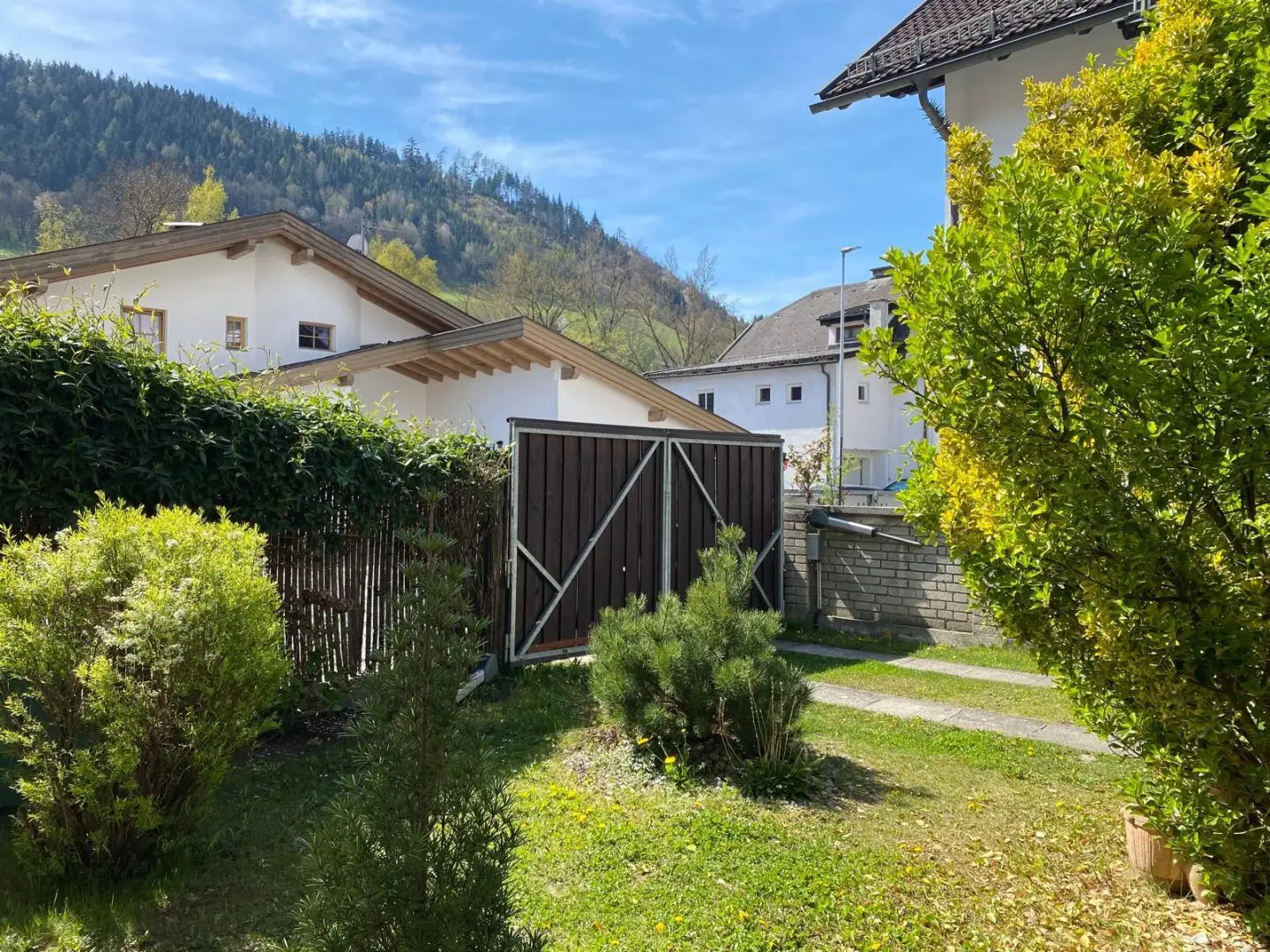Großzügige, 2 stöckige 7-Zimmer-Wohnung in Hall mit Garten und Balkon