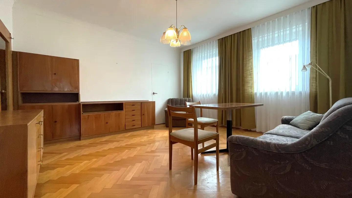 Rarität in 1170 Wien: 68m² Wohnung + 27m² separate Garçonnière + 35 m² Doppelgarage