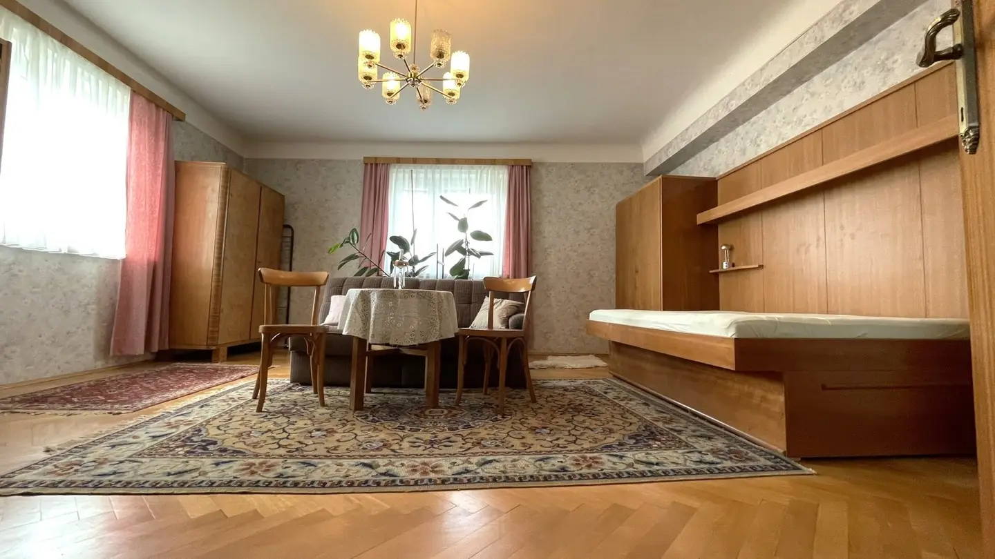 Rarity in 1170 Vienna: 68m² apartment + 27m² separate studio + 35 m² double garage