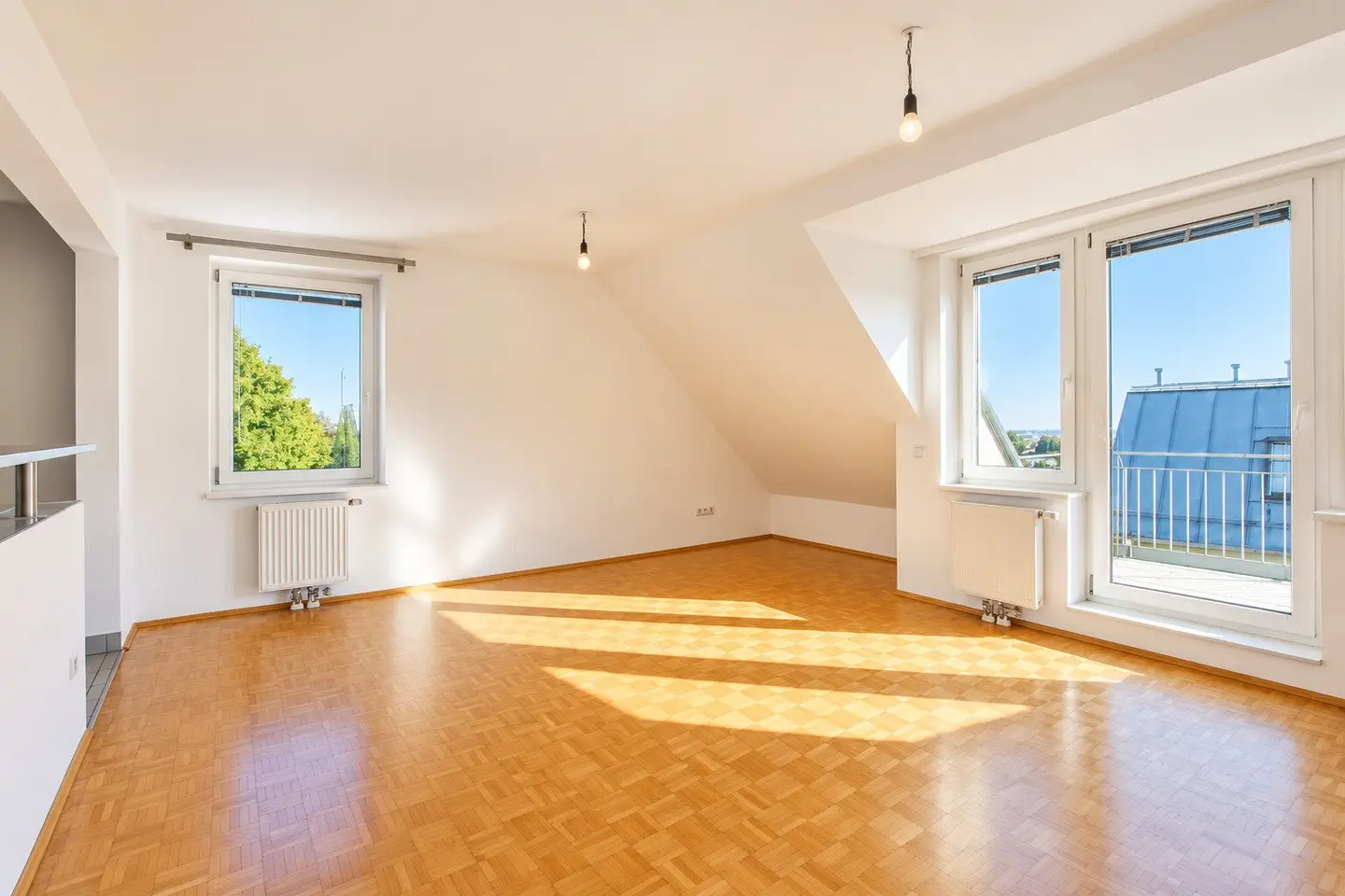 Traumhafte Dachgeschosswohnung mit Terrasse und Fernblick am Wilhelminenberg