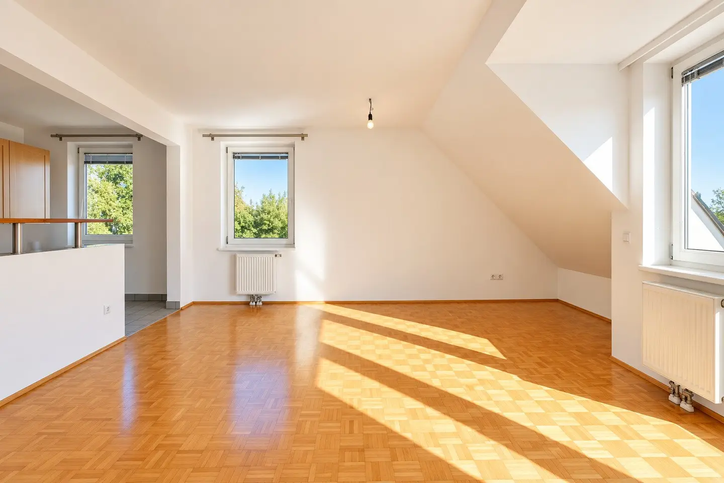 Traumhafte Dachgeschosswohnung mit Terrasse und Fernblick am Wilhelminenberg