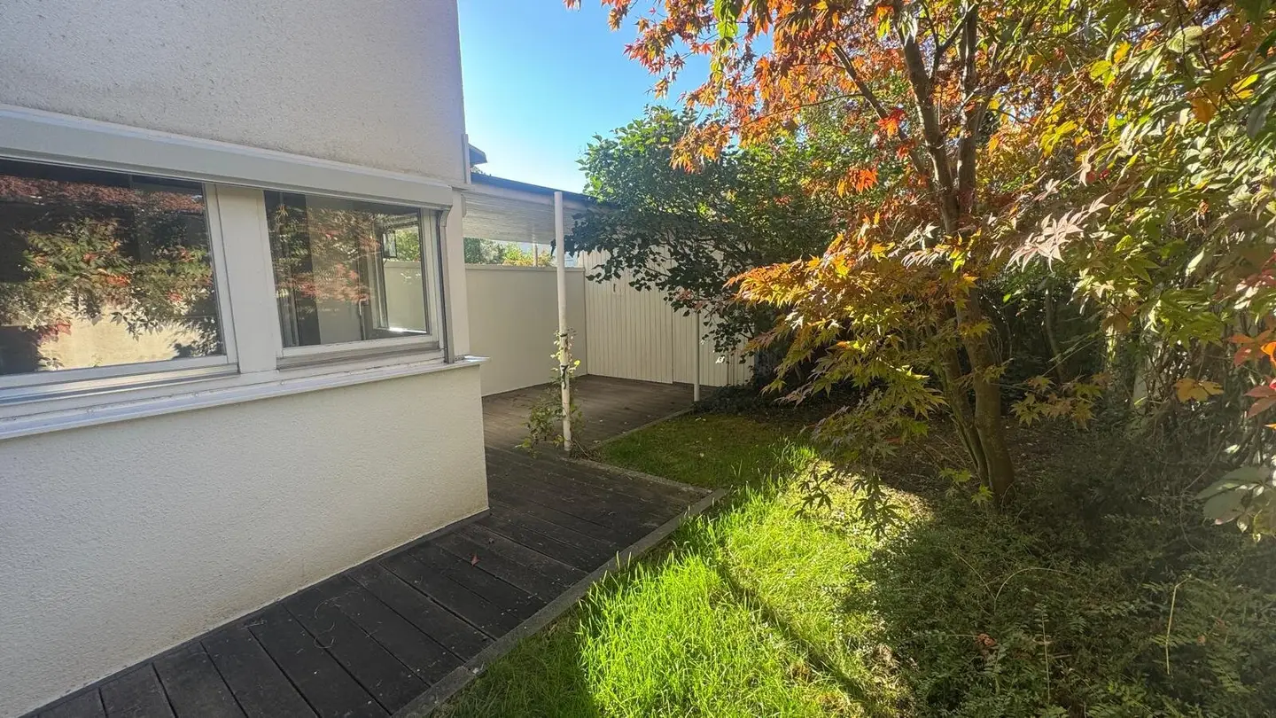 Puchenau: Well maintained maisonette apartment with terrace and garden