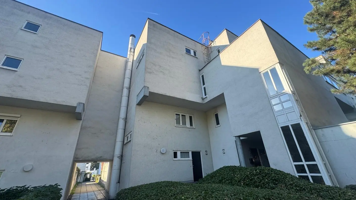 Puchenau: Well maintained maisonette apartment with terrace and garden