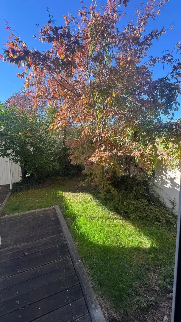 Puchenau: Well maintained maisonette apartment with terrace and garden