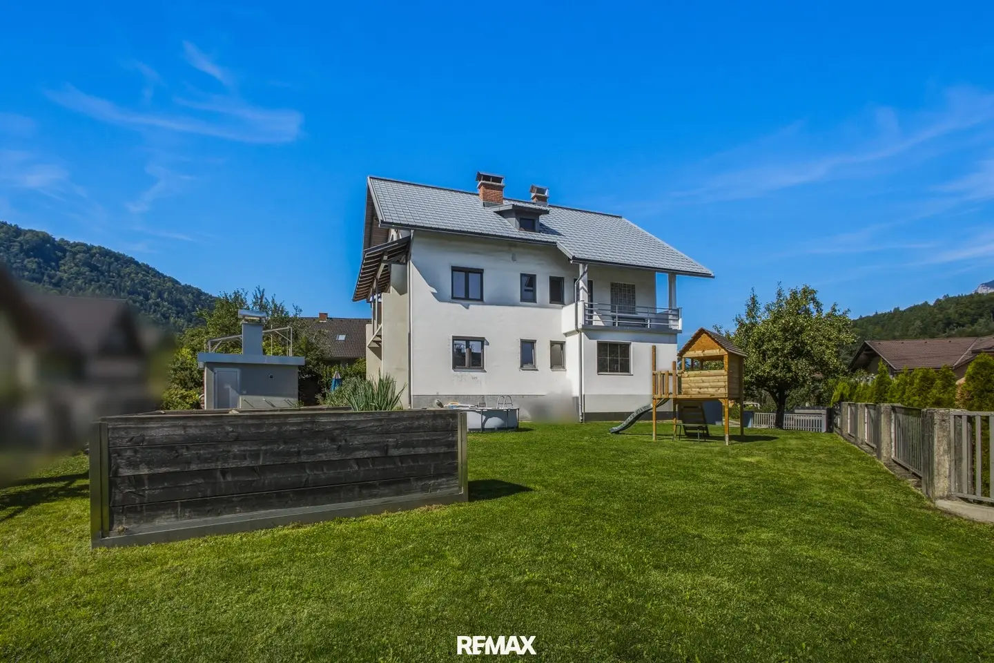 Versatile multi-family house with 3 residential units in beautiful Pöckau